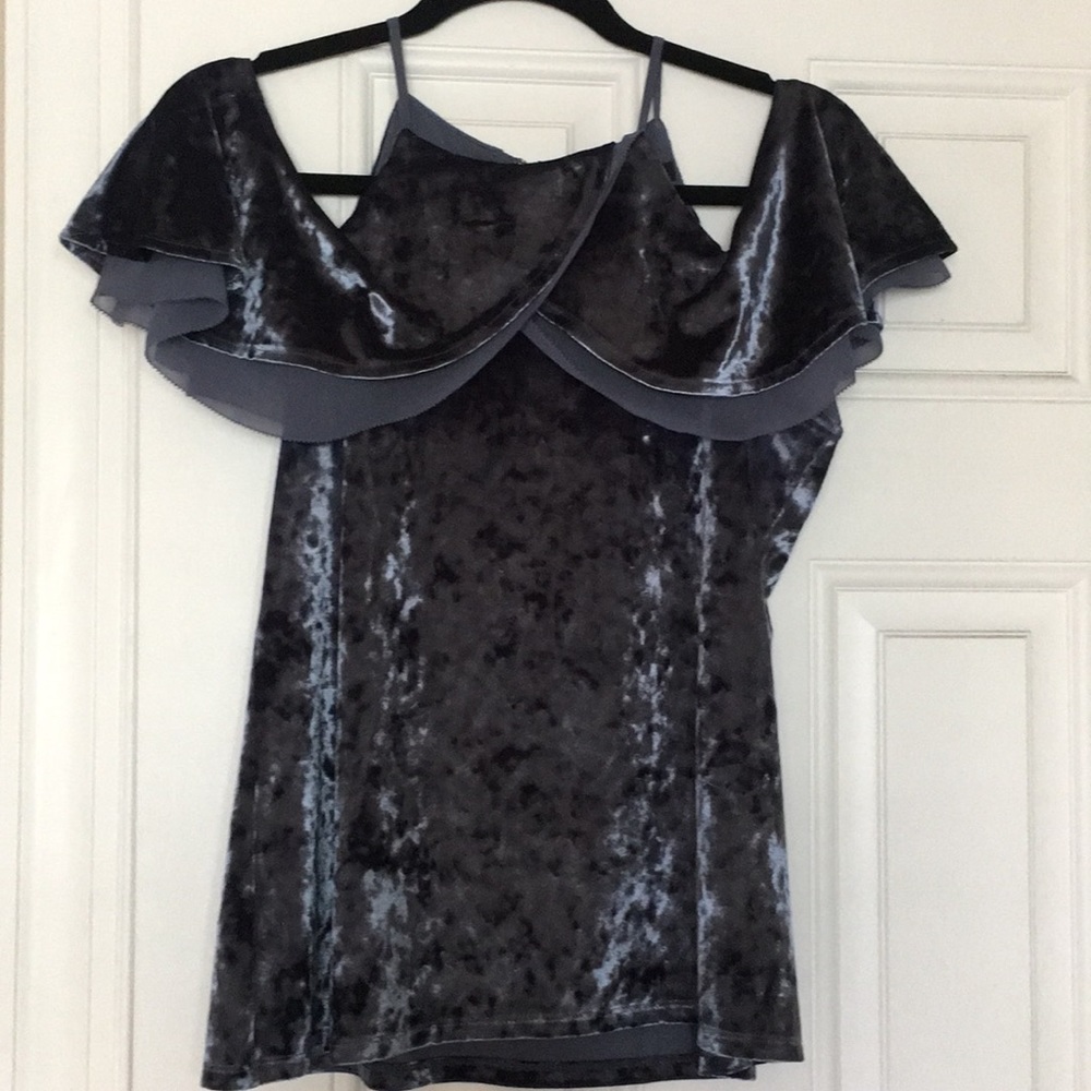 WHBM SHORT-SLEEVE COLD-SHOULDER VELVET FLOUNCE TOP